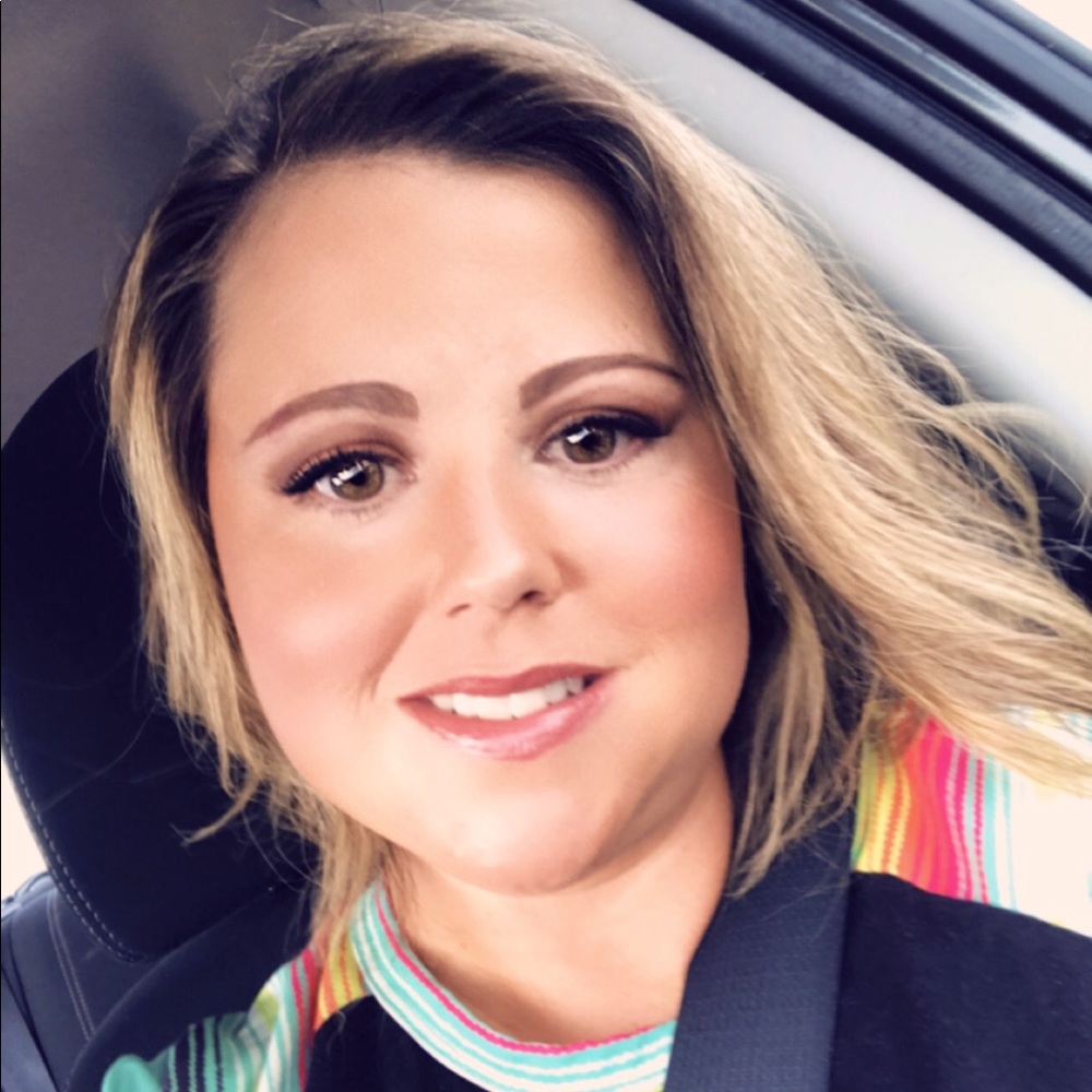 Meet your Posher, Alicia
